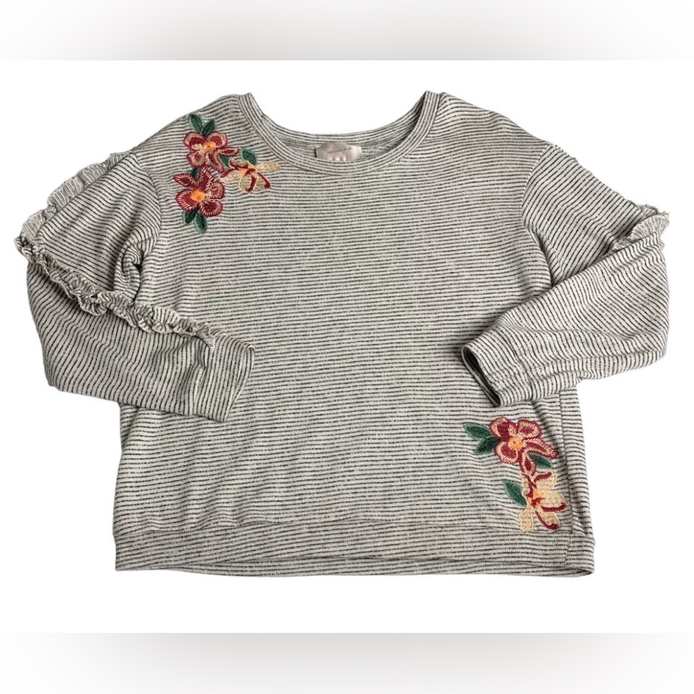Anthropologie Skies are Blue lettuce edge sleeve embroidered floral sweater SM